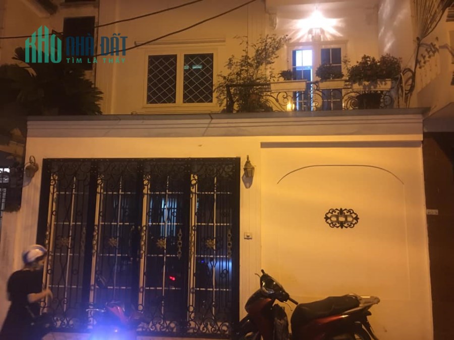 Phân lô hoàng quốc việt 80m2, oto vào nhà, an sinh đỉnh, sống trường thọ