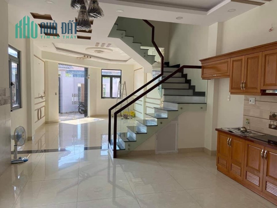 Bán nhà MT khu VIP Bình Phú Q6 , Lô Góc 2 MT , 4 Tầng BTCT , 130M2