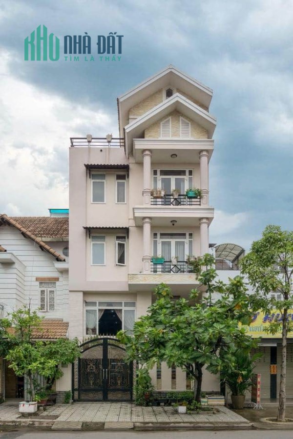 Bán BIỆT THỰ View Sông Thân Văn Nhiếp Q2 , 150M2 , Hồ Bơi Thang máy Giá 22 tỷ