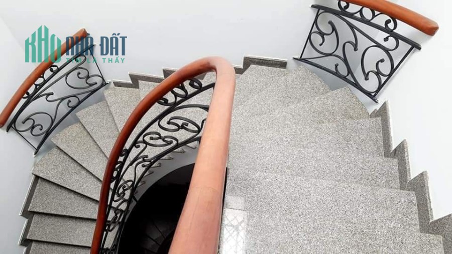 Bán nhà Tôn Đản, quận 4, 98m2. Giá chỉ hơn 7 tỷ.