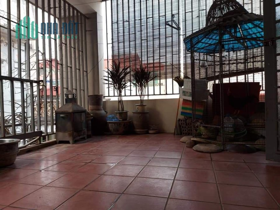 Khương Đình, Thanh Xuân, lô góc, ô tô tránh, kinh doanh tốt, 42m, 5 tầng, 3.95 tỷ.
