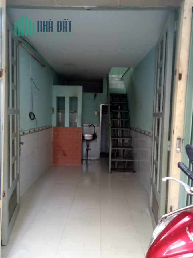 Bán nhà nhỏ, sổ hồng, đầy đủ công năng, quận 4. Giá 1.45 tỷ.