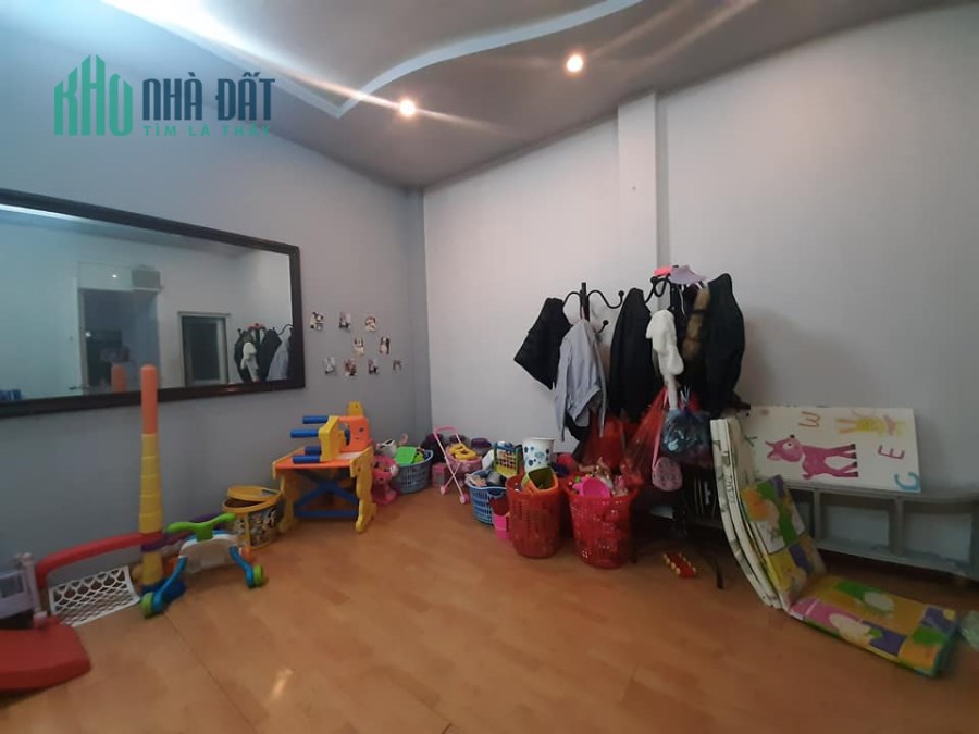 BÁN NHÀ PHỐ ĐÌNH NGANG, HOÀN KIẾM, 30M RA PHỐ, NGÕ THÔNG, 30Mx5T, 3 TỶ 8. LH 0945262238