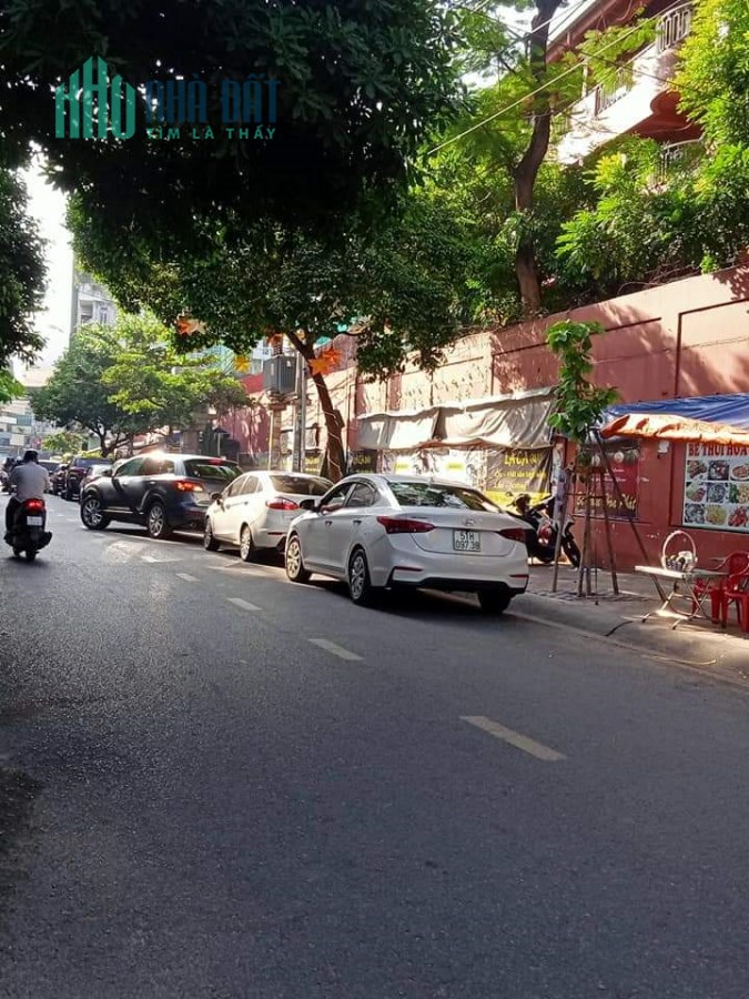Nhà chính chủ quận 10, Nguyễn Ngọc Lộc, 3 tầng, chỉ nhỉnh 4 tỷ, LH : 0933233236.