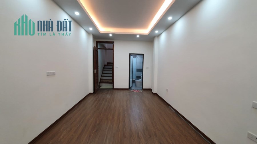 Bán nhà Ngõ 467 – Lĩnh Nam, 40m2x5tầng, MT3.8m, giá 2.7 tỷ