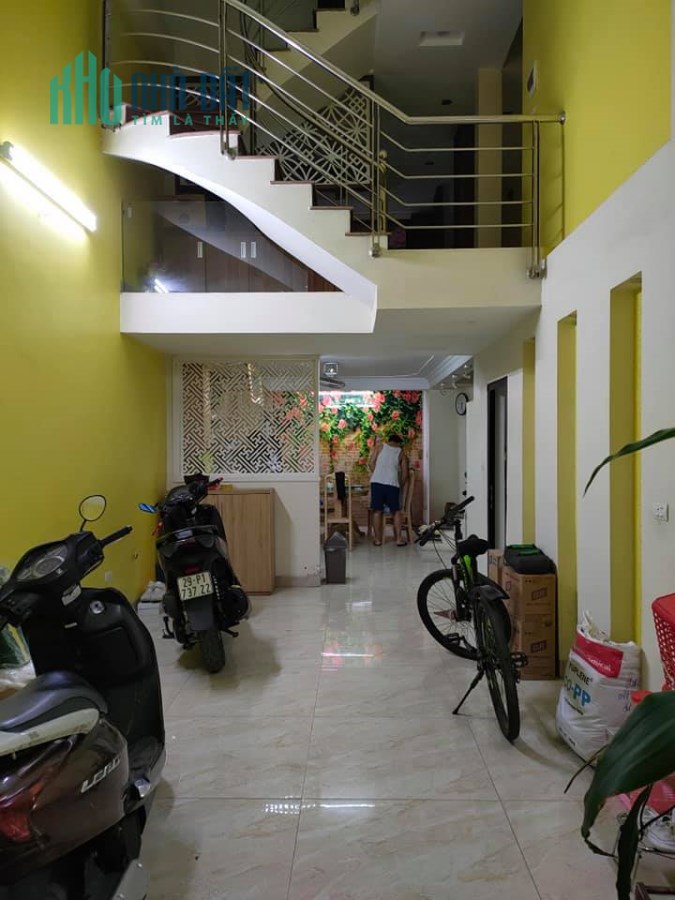 Bán nhà ngõ ô tô! Kinh doanh tốt! 5 tầng 51 m2 Giáp Nhất, Thanh Xuân giá 6.95 tỷ.
