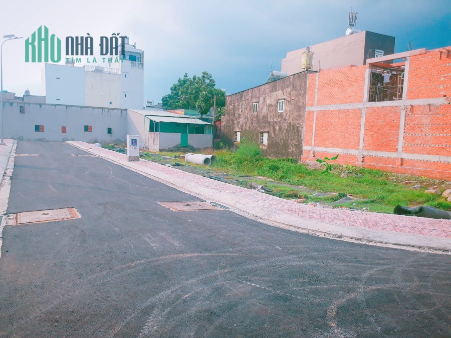 Chính chủ cần sang rẻ 2 lô đất , gần quốc lộ đường nhựa trước nhà 8m