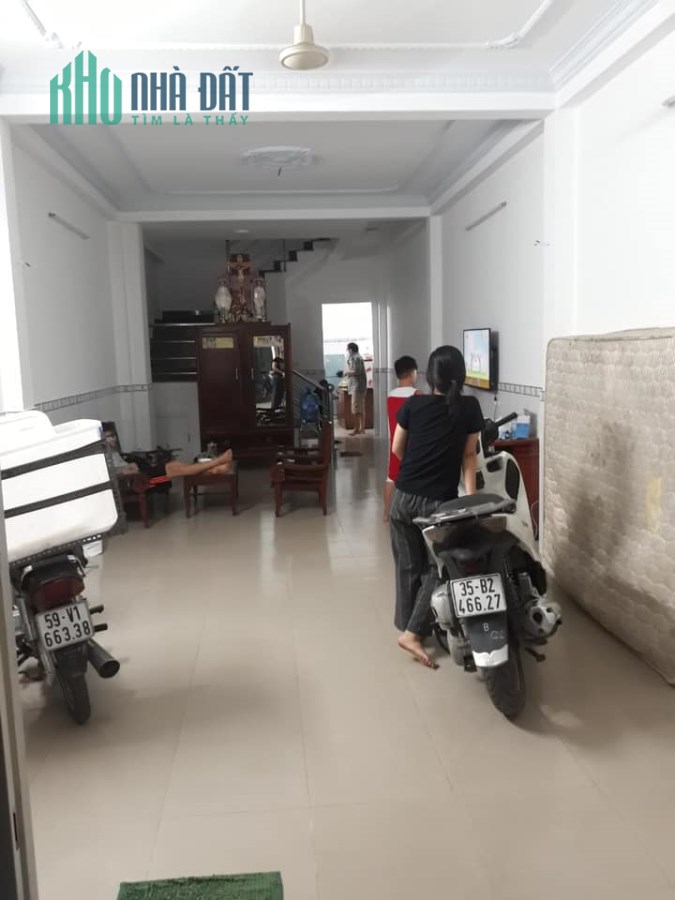 Nhà hẻm xe hơi đậu trong nhà, 4 x 17, trung tâm quận Gò Vấp. 0908169131.