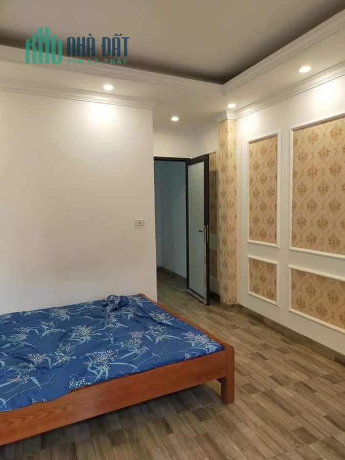 BÁN NHÀ PHỐ THẠCH BÀN, 31M2, 5 TẦNG, CHỈ 2.2 TỶ, Ở LUÔN.
