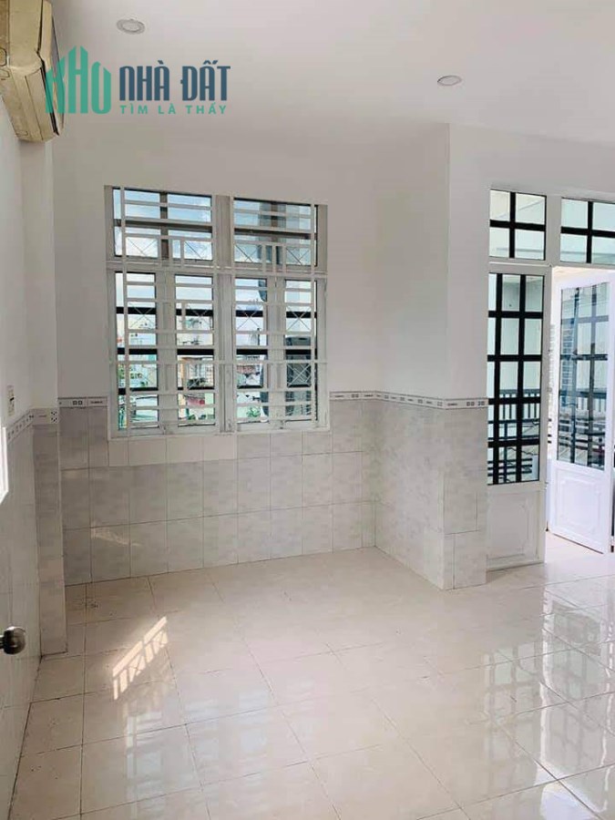 Bán gấp nhà xinh đẹp giá thương lượng ở Hoàng Xuân Nhị, 3,8 tỷ