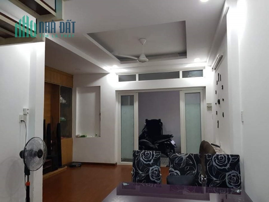 Bán nhà Quận Phú Nhuận Trần Quang Diệu,40m2 giá 4,2 tỷ, Hẻm Xe Hơi 5m.