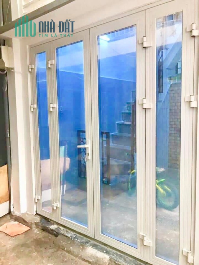 Bán nhà  HXH, nở hậu, 4 tầng Hoàng Việt 68m2 Tân Bình 2.6 tỷ