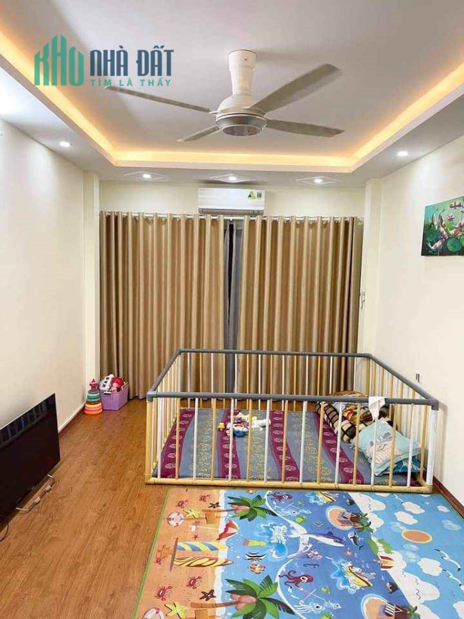 BÁN GẤP NHÀ PHỐ NGUYỄN THÁI HỌC, CỬA NAM  5 TẦNG Ở NGAY, GẦN PHỐ CHỈ 3.8 TỈ LH 0942.861188