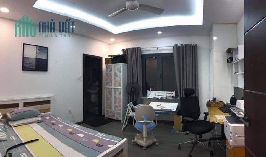 Bán nhà tiêu Tết, hẻm 575 Cách Mạng Tháng 8, 4.8x26m, còn 11.95 tỷ. 0932828672