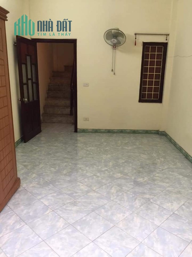 Bán nhà phố KIm Ngưu, ngõ thông, kd được, DT 33m, 4 tầng, nhỉnh 3 tỷ.