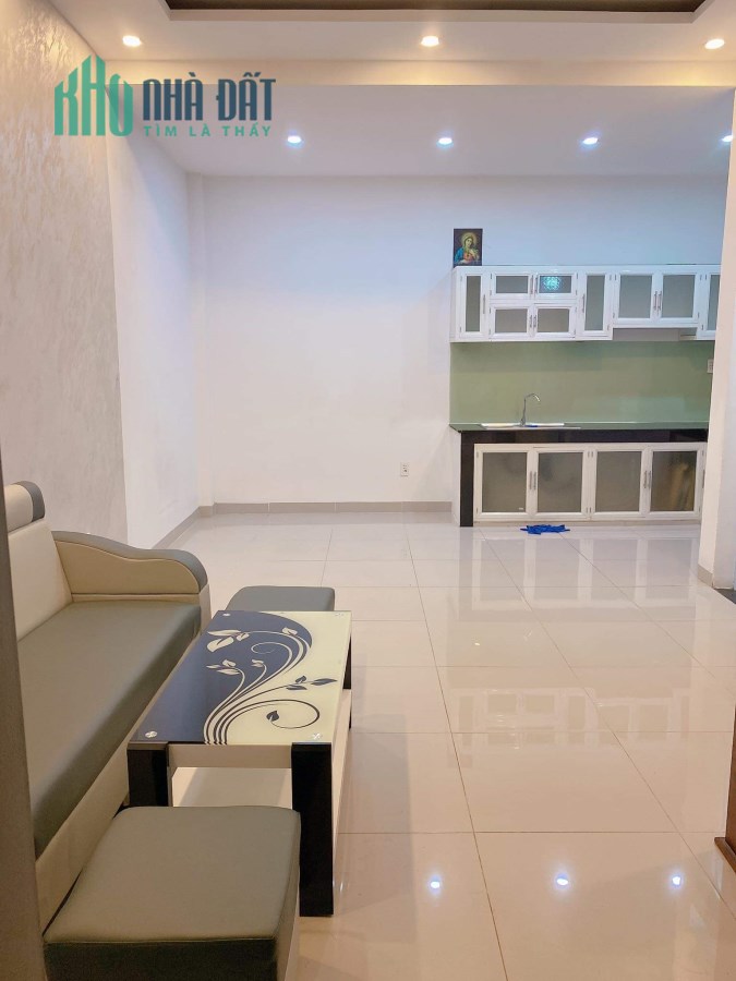 Bán gấp trả nợ nhà 3 tầng, mới, nở hậu Lạc Long Quân, quận 11 giá 4,8 tỷ, TL.