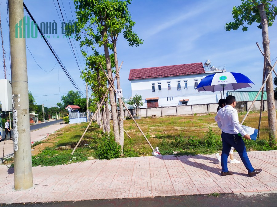 Đất Trung Tâm Phú Mỹ, MT 30m, trên trục đường ra sân bay Long Thành, SHR. LH: 0338585082