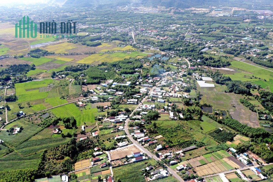 Hiện tại mình đang cần bán lô đất nằm ngay MT đường 20,đã có sổ có bớt ít lộc cho khách thiện chí