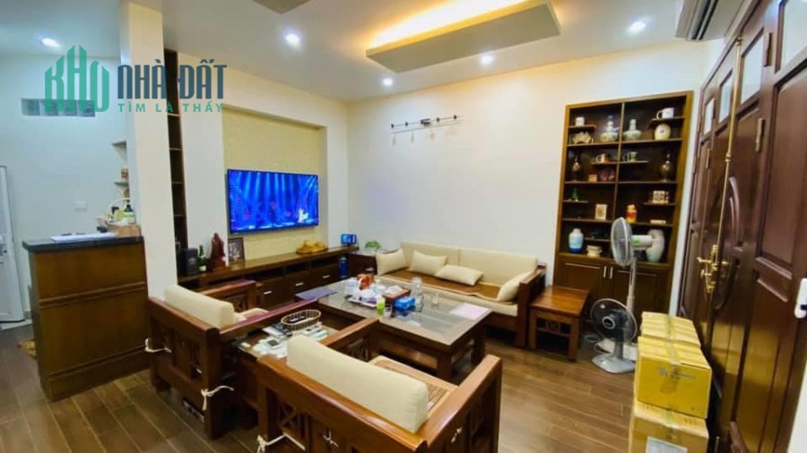 Quá hiếm- Nhà VŨ NGỌC PHAN, ĐỐNG ĐA - Ô tô tránh, 3 thoáng 50m2 chỉ 8.45 Tỷ.