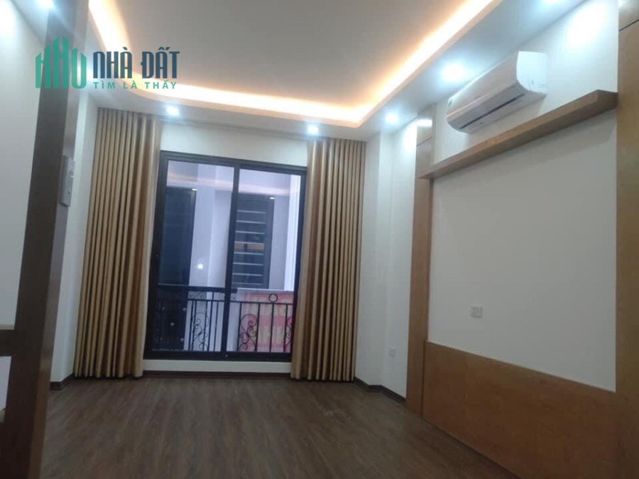 Bán nhà phố Minh Khai, 2 mặt tiền, DT 42m2, 4 tầng, nhỉnh 3 tỷ.