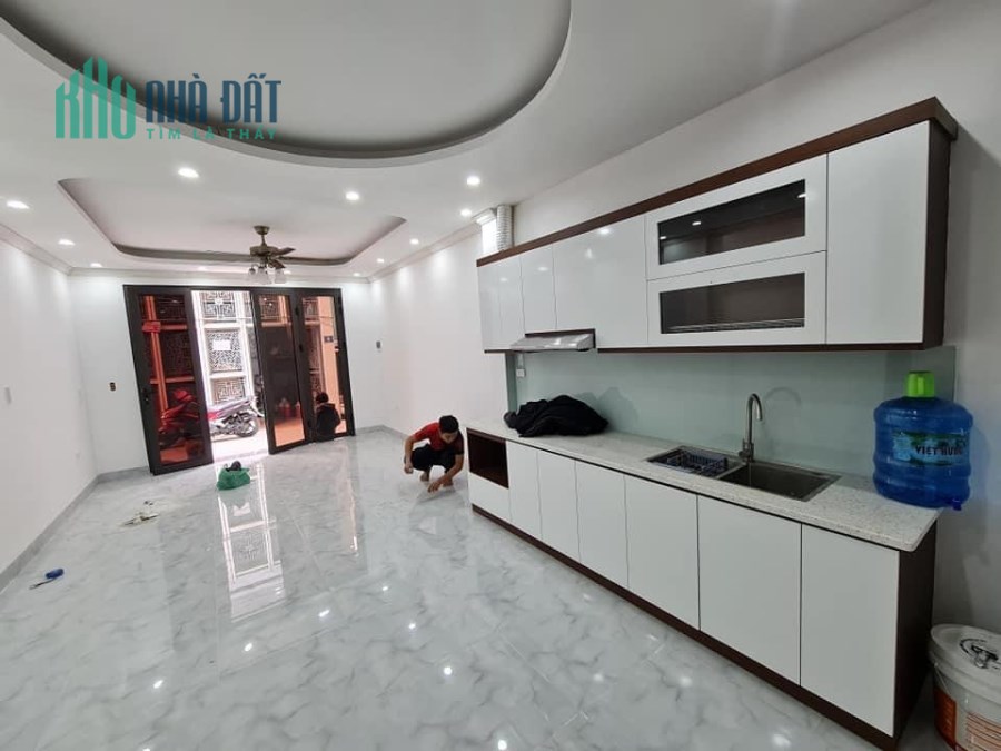 Quá rẻ cho em nhà gần 40m2 này nhỉnh 3 tỷ nhà 5 tầng Tư Đình-Phố Trạm nhanh tay đón tết 🥳