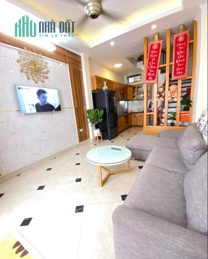 Bán nhà Lương Sử C 32m2, 4 tầng, ngõ thông, ô tô 10m. Giá 3,6 tỷ