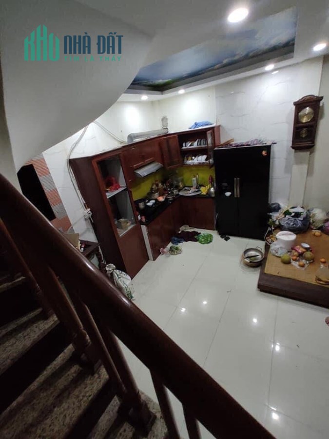 Bán gấp nhà Trần Khắc Chân, ngõ rộng, DT 35m, 4 tầng, nhỉnh 3 tỷ.