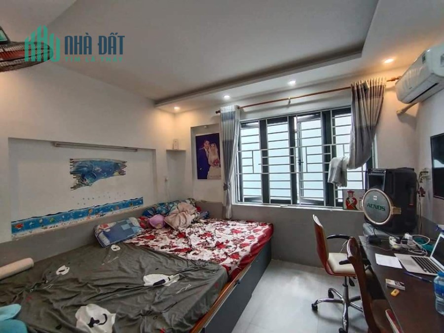 Hẻm xe hơi đua Đường Lạc Long Quân Tân Bình (4 x 13) chỉ 3 tỷ 8