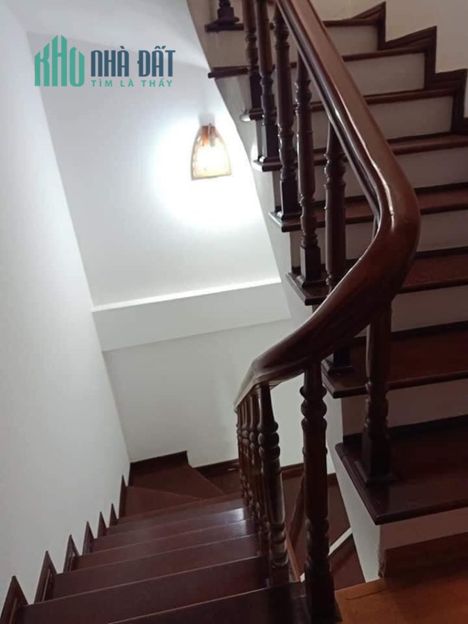BÁN GẤP NHÀ LÔ GÓC PHỐ KIM NGƯU - HAI BÀ TRƯNG - 40M, 5TẦNG, MT5, GIÁ CHỈ HƠN 3TỶ 0946963988.