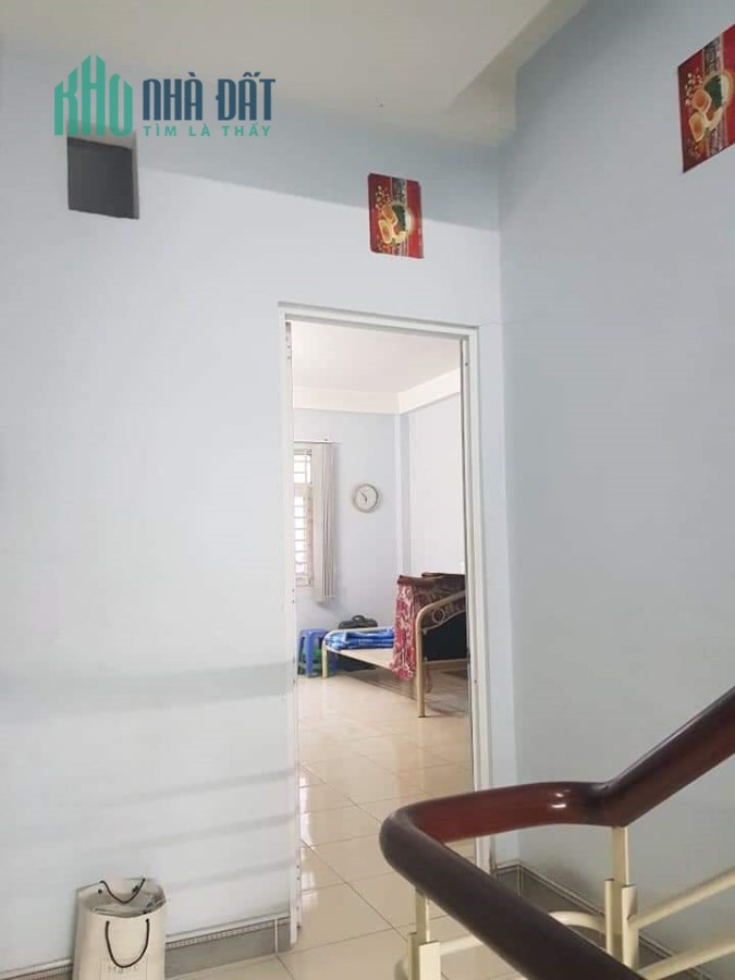 Kẹt tiền bán gấp nhà Lũy Bán Bích Tân Phú 40m , 2 tầng , mới chỉ 3,3 tỷ. TL
