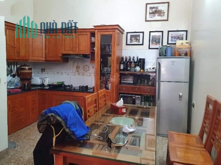 Bán nhà ngõ 229B Nguyễn Văn Linh,lô góc,ô tô vào nhà,60m,giá 4,55 tỷ.Lh:0989126619.