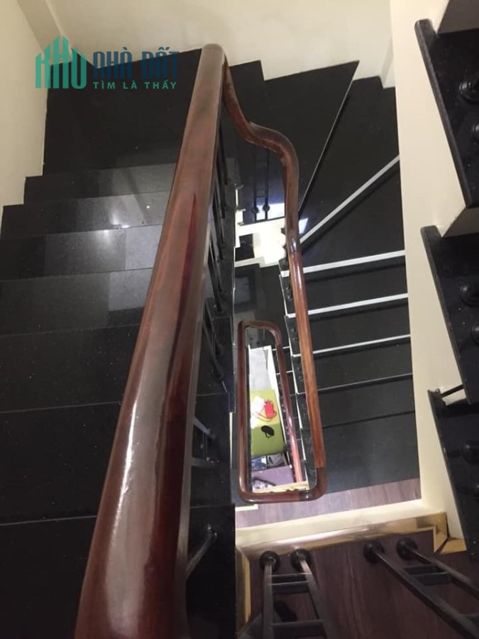 Bán nhà Phố Quan Nhân, DT 41m2x5 tầng.LH: 0846 282 986.