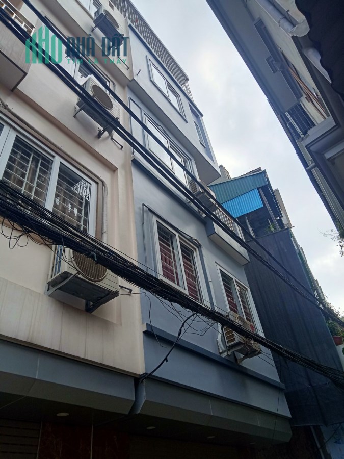 Phố trần Cung, 5 tầng, 48m2 giá 3,5 tỷ. LH 0977051625