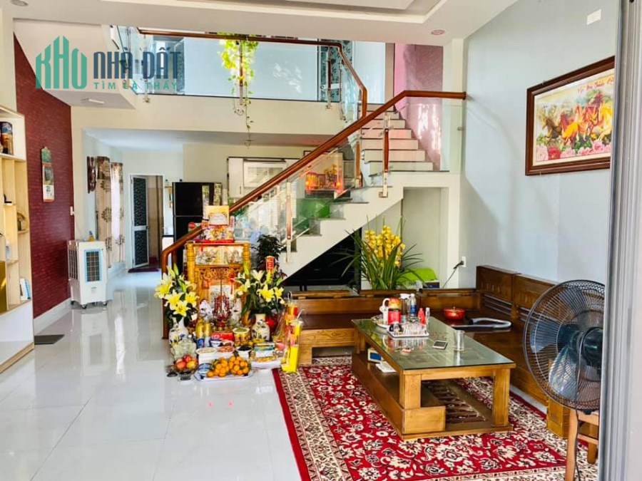 Bán nhà đường Lạc Long Quân gần chợ Tân Bình 68m2 giá rẻ