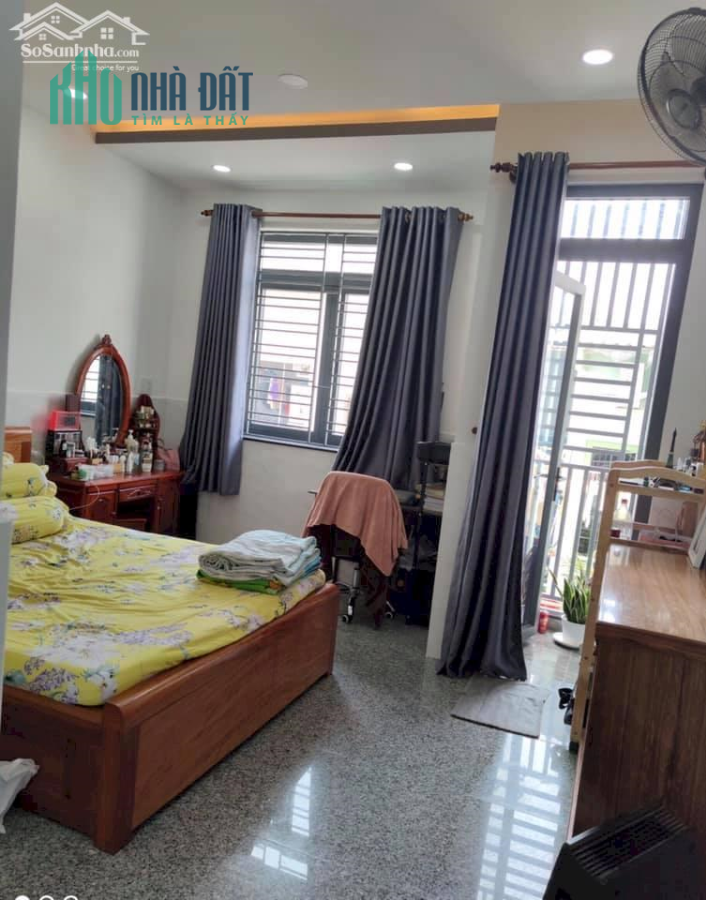 Quận 7 - Gần Lotte Mart 50m2 hẻm 4m – 5m ra mặt tiền chỉ 4 tỷ 1 tl (0902664082)