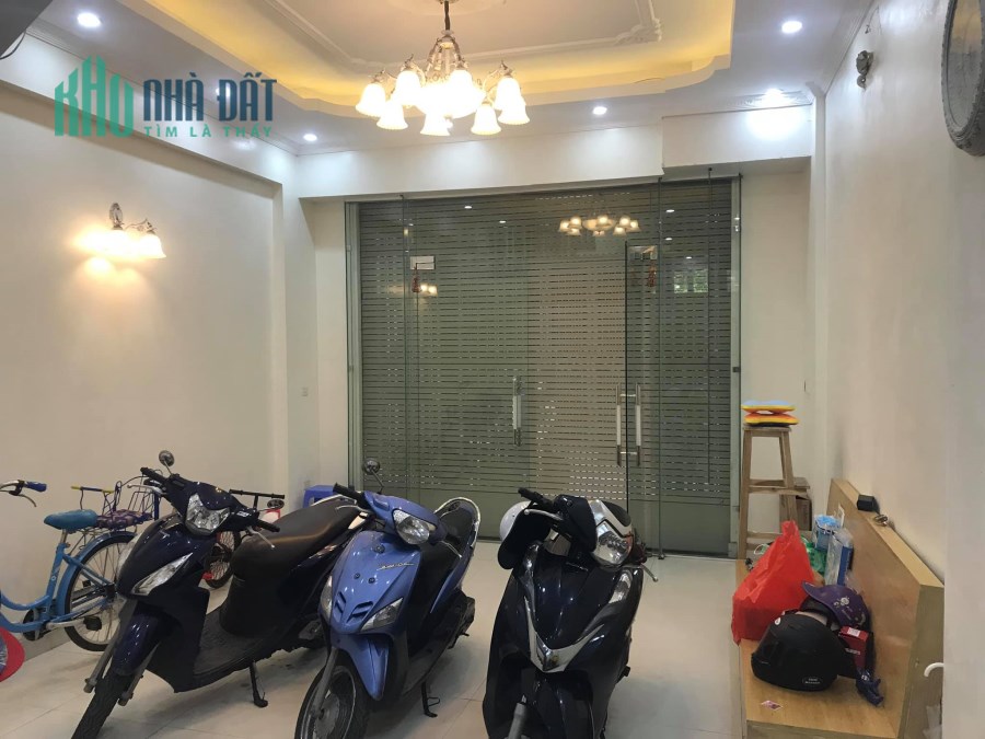 Bán Nhà Phố Tam Khương, sổ phân lô, ngõ 2 ô tô tránh 5.3 tỷ.