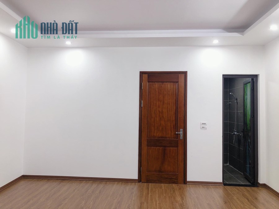 ĐÌNH THÔN Ô TÔ, KINH DOANH - CHỈ NHỈNH 4 TỶ, 5 TẦNG GIÁ CHỐT LINH ĐỘNG