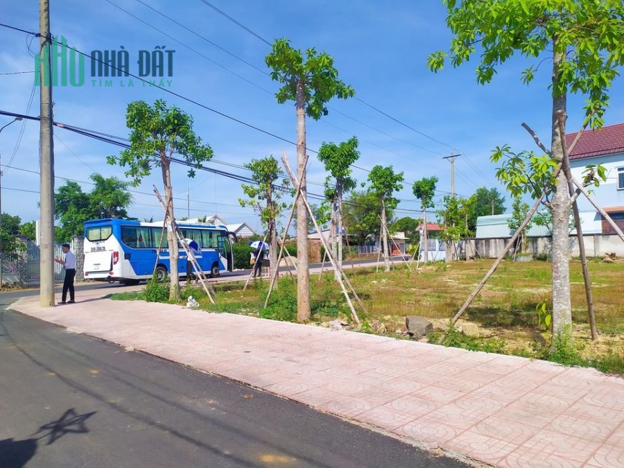 Bán gấp lô đất MT đường 20m, trung tâm Phú Mỹ Bà Rịa, liên hệ 0919536711