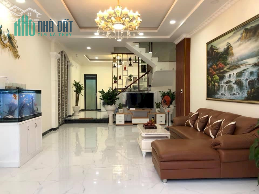 Quận 7 nội thất gỗ 68m2 nở hậu 4m5 chỉ 4 tỷ 8 tl (0902664082)
