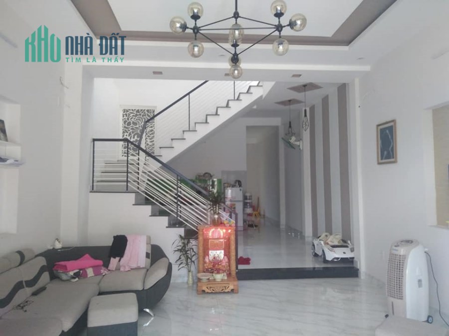 Bán nhà Mặt tiền cực hiếm 44m2 Đường Sơn Hưng, Tân Bình Chỉ 5.9 Tỷ