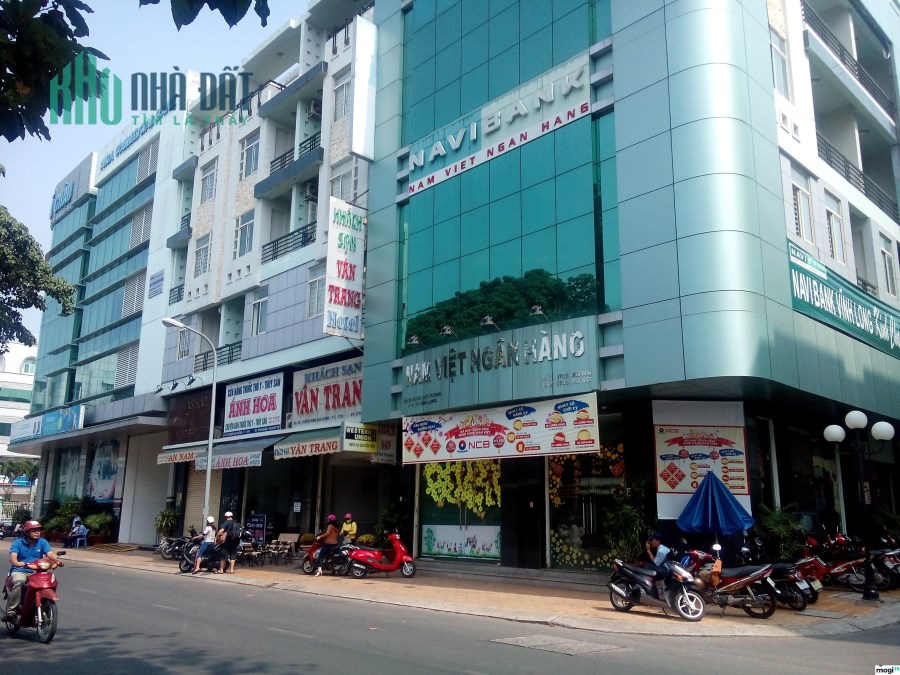 Cho thuê nhà mặt tiền Nguyễn Văn Linh. + Diện tích 315m2, ngang rộng 15m.