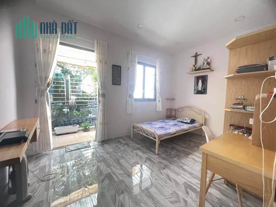 Bán nhà đường Bành Văn Trân Phường 7 Tân Bình 40m2 giá rẻ.