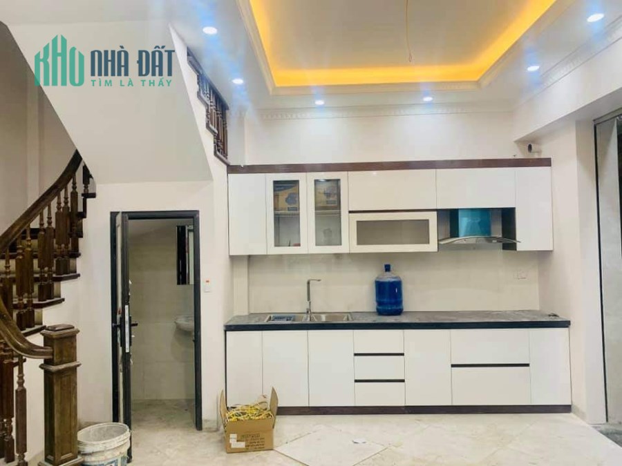 Bán nhà Kim Mã Thượng, Ba Đình, DT 40m2x6 tầng. LH: 0846 282 986.