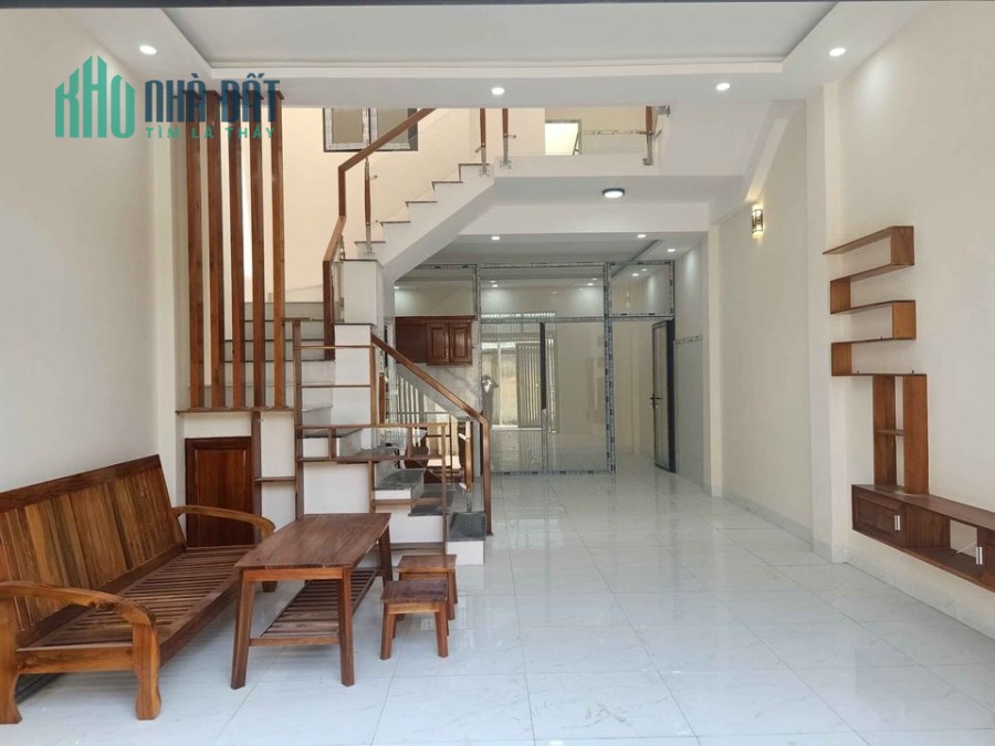 Kẹt tiền bán nhà đường Lạc Long Quân, Quận Tân Bình 52m2 chỉ 4.7 Tỷ