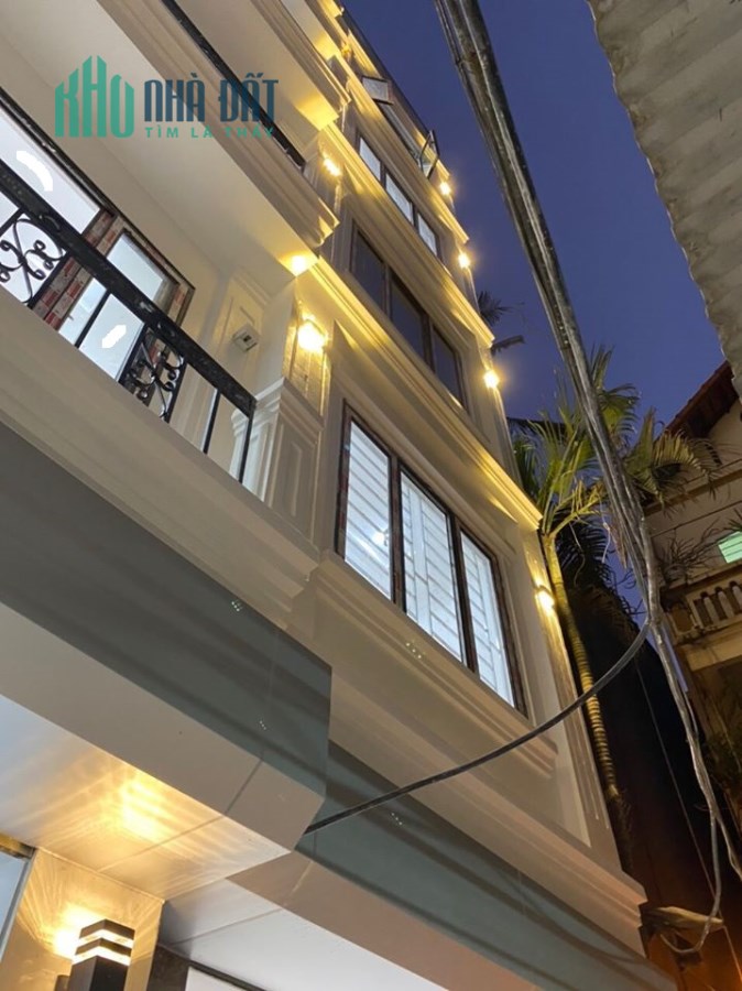 Nhà Tây Hồ Ngõ 351 Âu Cơ, Nhật Tân, 32m2, 6 tầng,MT 5m Giá 3.6 tỷ.