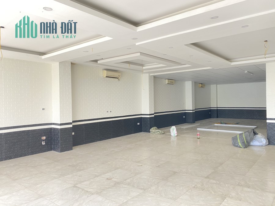 Chính chủ cho thuê nhà mặt phố Khúc Thừa Dụ, Cầu Giấy, 35tr, 0986760418