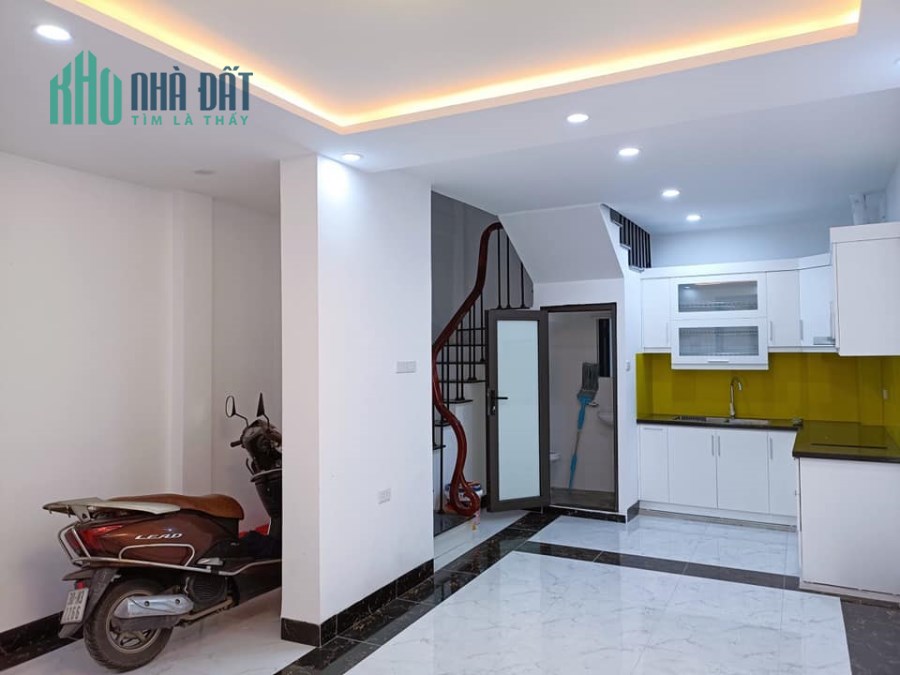 Bán nhà Minh Khai, 37m2 5 tầng MT 3.5m, nhà đẹp ở ngay chỉ nhỉnh 3 tỷ.