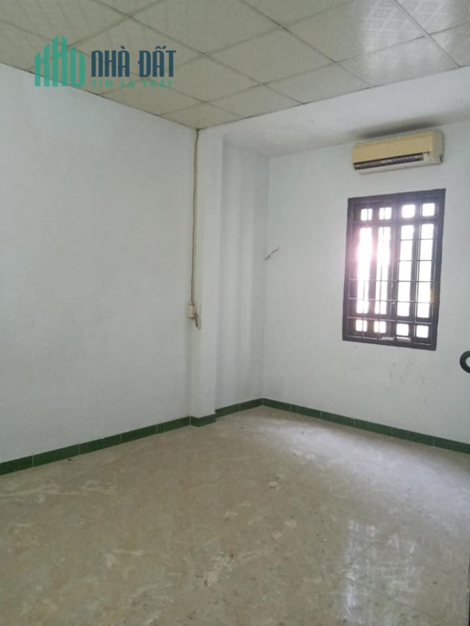 Bán nhà Lạc Long Quân, Hẻm xe hơi, Tân Bình, 2 tầng, BTCT, 3 tỷ 500 triệu.