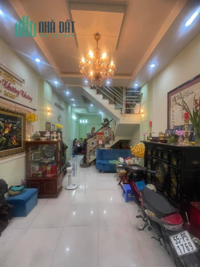 Bán nhà hẻm 687 Lạc Long Quân, Nhà mới đẹp, 4 tầng, BTCT, 6.7 tỷ.