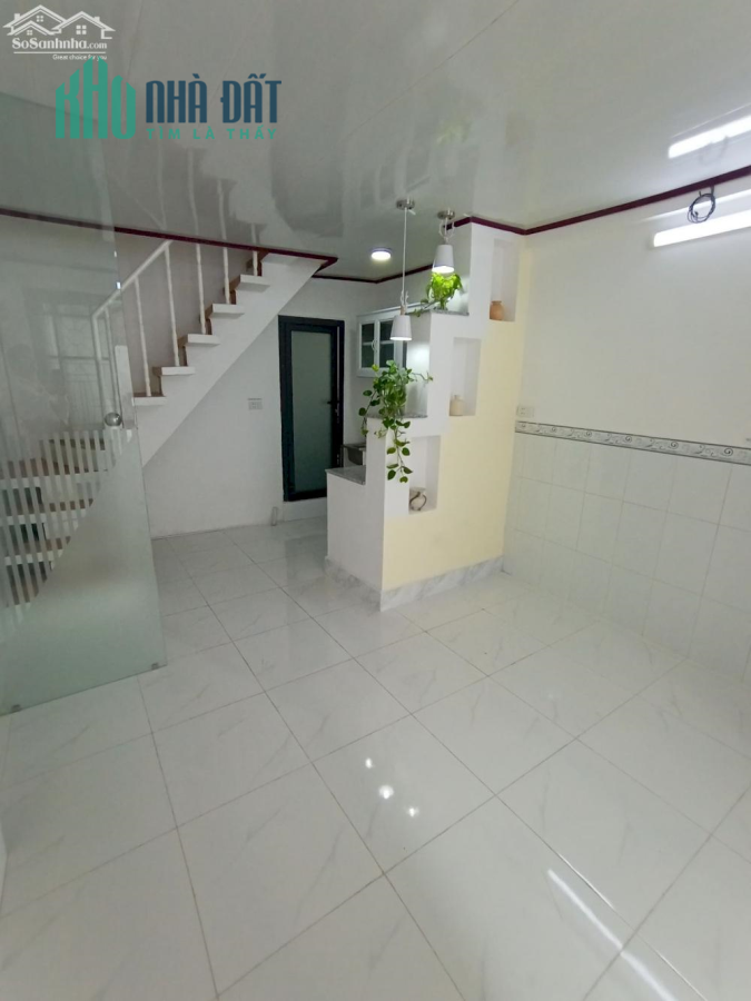 Bán nhà đường Đội Cung, phường 11, Quận 11, có sổ hồng, giá rẻ